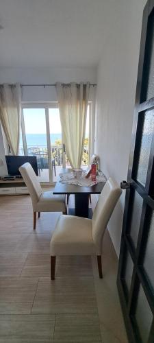 Comfort One-Bedroom Apartment with Sea View  image 8