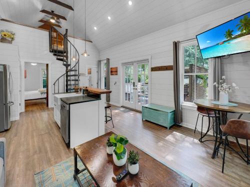 Cozy Island Cottage in Charleston, USA
