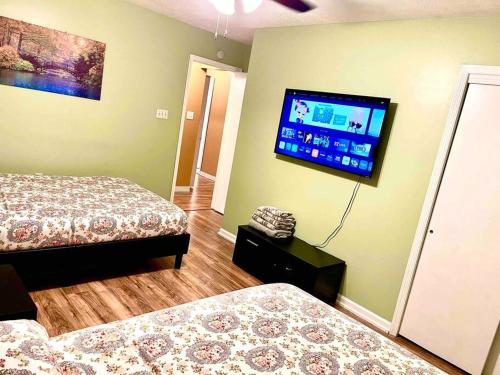 Beautiful, peaceful home with hot tub in Albrightsville, USA
