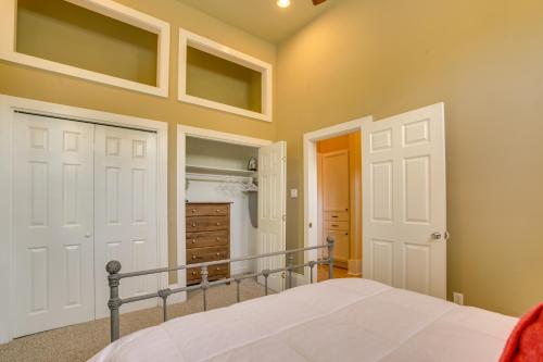 Cozy New Orleans Getaway Near Magazine Street!