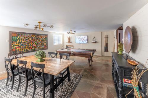 NEW PROPERTY! The Cactus Villas at Joshua Tree National Park - Pool, Hot Tub, Outdoor Shower, Fire Pit in Twentynine Palms, USA