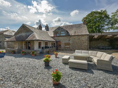 Haye Barton Farm - main image