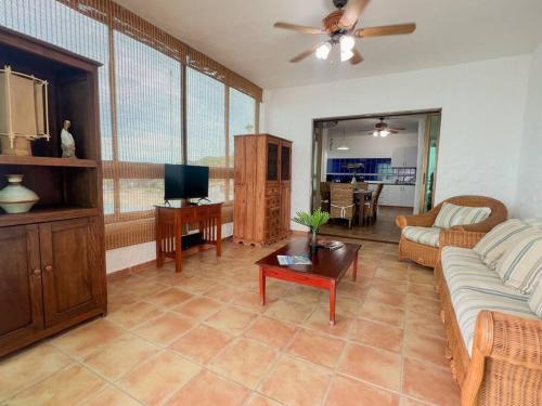 Live an adventure in Taboga 1