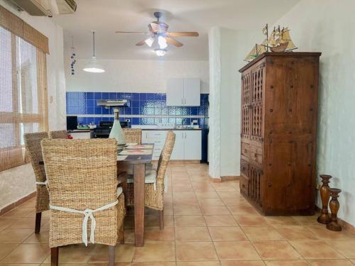 Live an adventure in Taboga 1 in Paso Ancho