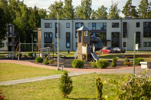 Parque infantil, Albatross RELAX Seaside apartment with Terrace & SPA in Engure