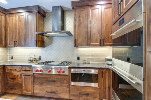 Alma Mountain Getaway with Private Hot Tub and Views in Alma, USA