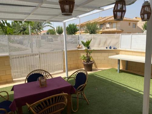 Bungalow planta baja con amplia terraza 120m2 residencial privado con piscina