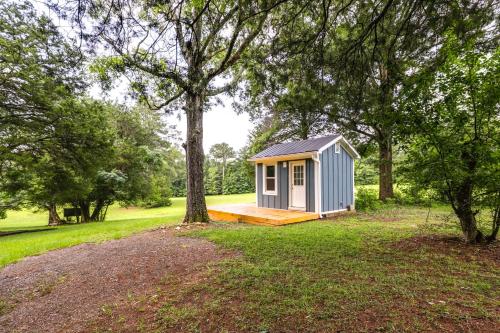 Blythewood Modern Cottage Retreat Deck and Grill!