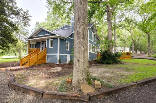 Blythewood Modern Cottage Retreat Deck and Grill!