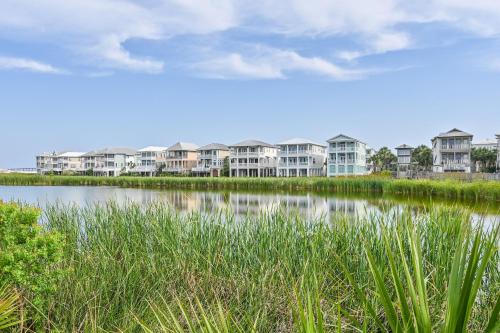 Exterior view, Magnolia House 107 At Destin Pointe Resort near Coach's Raw Bar