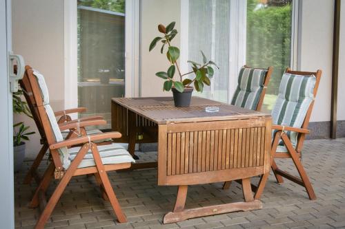 balkon/terras, Szíriusz Apartmanház (Sziriusz Apartmanhaz) in Ovaros