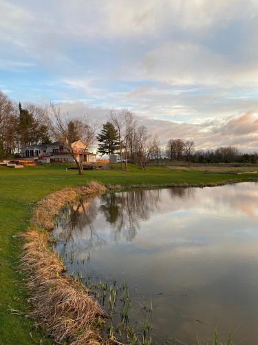 Entire house/wifi/private/cozy/escape/Muskoka lake