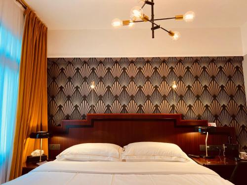 Premium Single Room image 8