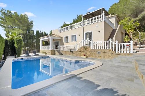 Villa KIP, private pool & jacuzzi surrounded by nature