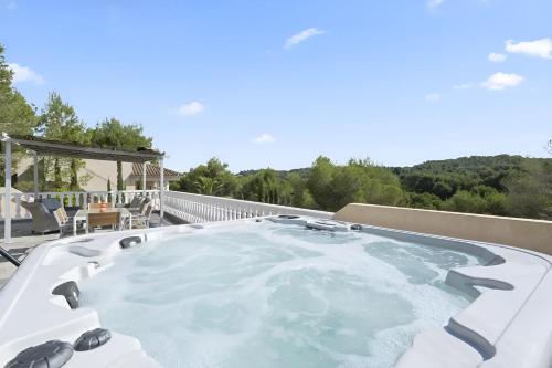 Villa KIP, private pool & jacuzzi surrounded by nature