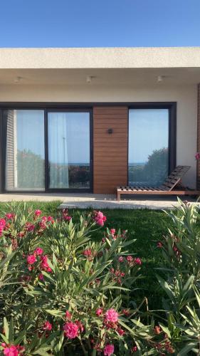 Sea Breeze Resort, White Villa, Nardaran