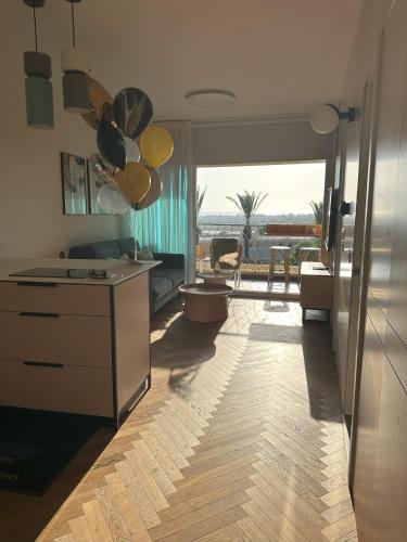 Cocina, lasuita- exclusive suites cesarea- sea view suite in Caesarea