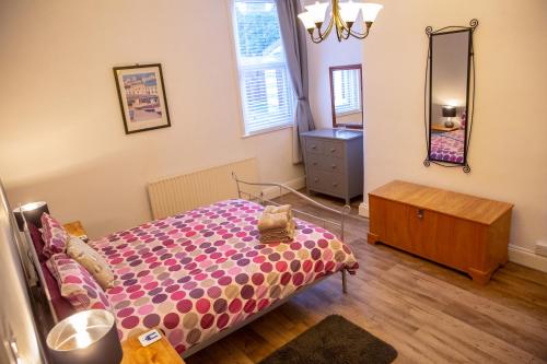 2 bedrooms, 2 beds