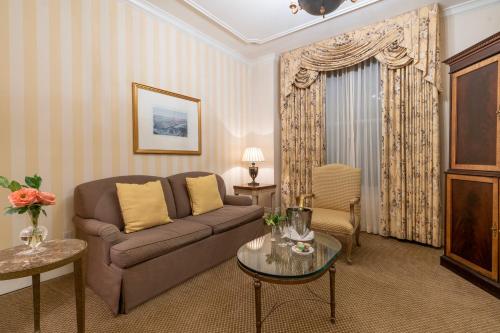 Hotel Monteleone - image 5