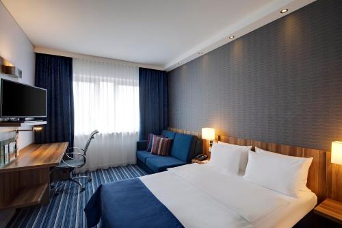 Holiday Inn Express Bremen Airport, an IHG Hotel