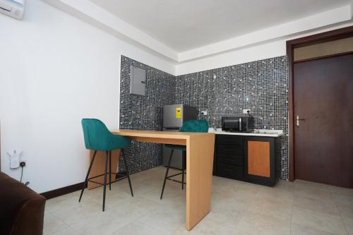 The Inn Apartments in North Ridge