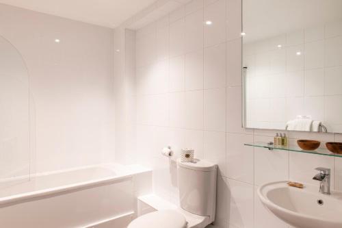 SACO Bristol- West India House - 화장실