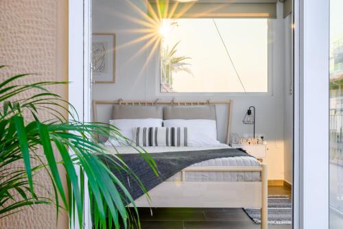 The H Experience - Urban 2BD Rooftop Athens Center