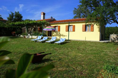 HOUSE VEZO in Bartici