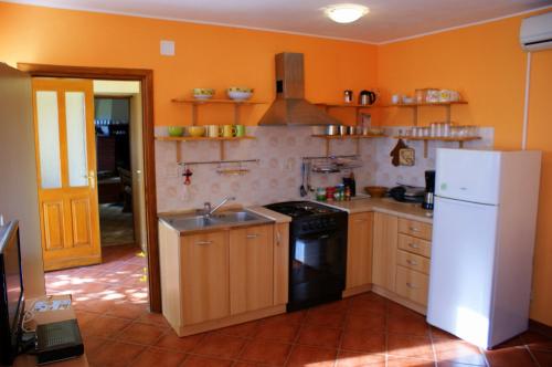 HOUSE VEZO in Bartici