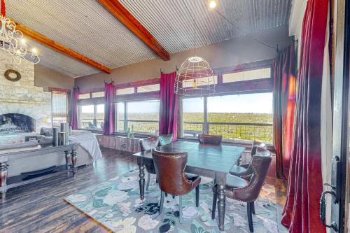 Radiant Ranch in Fredericksburg, USA