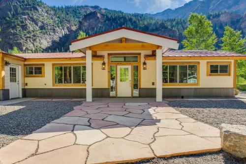 Riverfront Ouray Vacation Home about 1 Mi to Downtown!