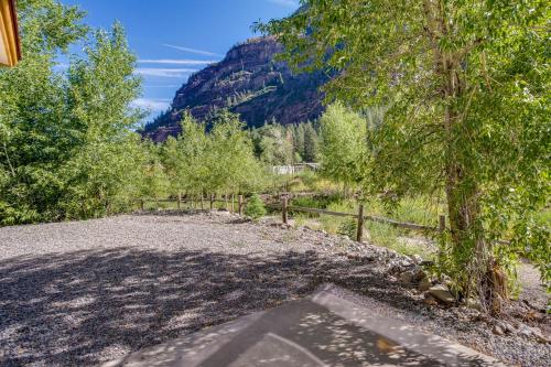 Riverfront Ouray Vacation Home about 1 Mi to Downtown!