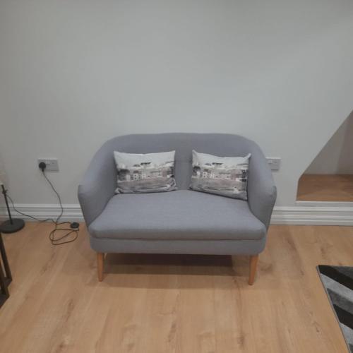 Beautiful loft with En-Suit in a family house,, London (photo 7)
