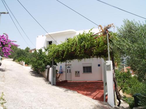 Apartments by the sea Poljica, Trogir - 6019 - Location saisonnière - Marina