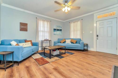 *The Rustic Haven Hideout Near Downtown* in Montgomery, USA