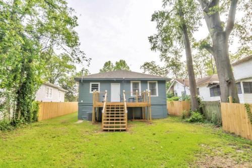 *The Rustic Haven Hideout Near Downtown* in Montgomery, USA