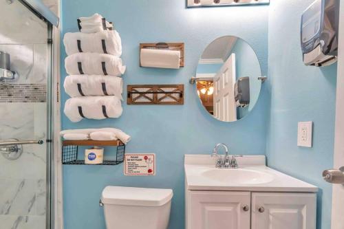 *The Rustic Haven Hideout Near Downtown* in Montgomery, USA