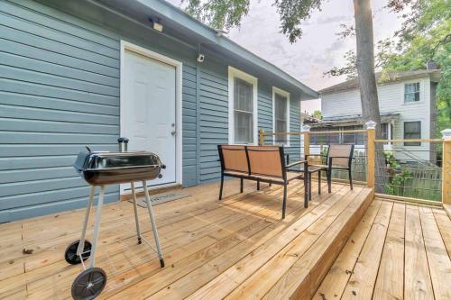 *The Rustic Haven Hideout Near Downtown* in Montgomery, USA