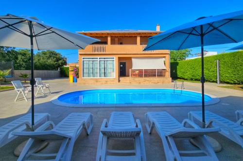 Family friendly house with a swimming pool Bibinje, Zadar - 5778