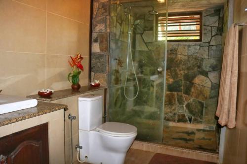 Standard Double Room image 3