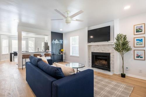 2 Bedroom East Riverside Home with Garage-Sleeps 6 in Austin, USA