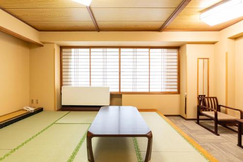 Standard Japanese-Style Room - Smoking