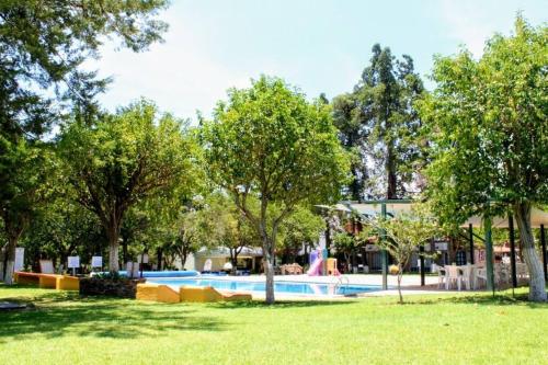 ¡Casa bonita frente a alberca, lago y área verde! in Tequisquiapan, Mexico