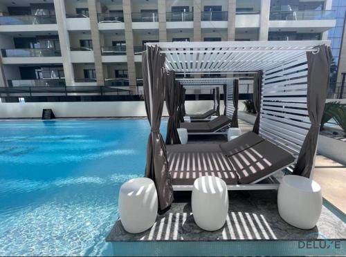 Polished 1BR at Binghatti Creek Al Jadaf by Deluxe Holiday Homes, Dubai (photo 6)