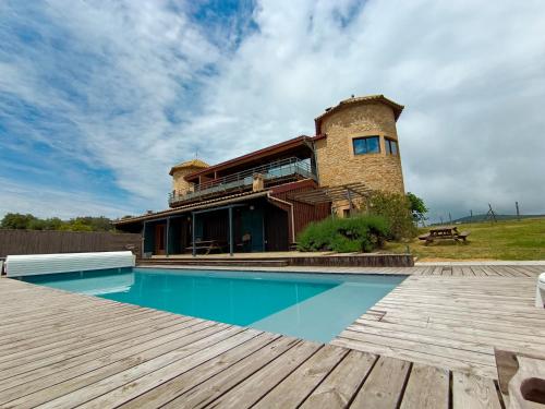 Gîte Pyrénées 6 personnes avec piscine