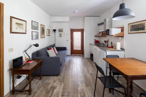 One-Bedroom Apartment image 7
