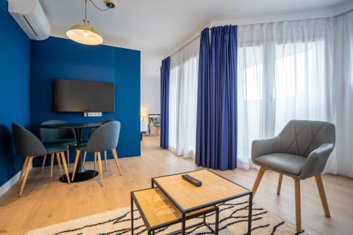 Apartment with Terrace image 8