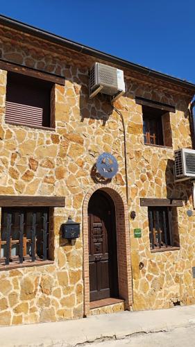 A szálláshely kívülről, RURALRUT en El Tiemblo muy cerca de El Castañar y Valle de Iruelas y a tan solo 50 min de Madrid (GREDOS RURALRUT cerca del CASTANAR de El Tiemblo, Reserva Natural VALLE DE IRUELAS, alojamiento acog) in El Tiemblo