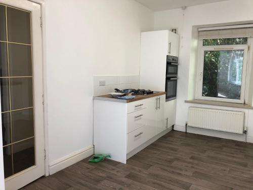 Large maisonette one bedroom nearby station