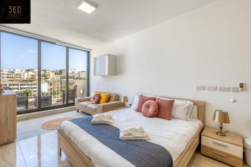 Penthouse Studio, with with private Balcony & WIFI by 360 Estates, San Ġiljan (photo 2)